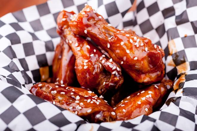 Order Hickory Smoked Wings (1 lb.) food online from Hickory Street Pizza store, Barrington on bringmethat.com