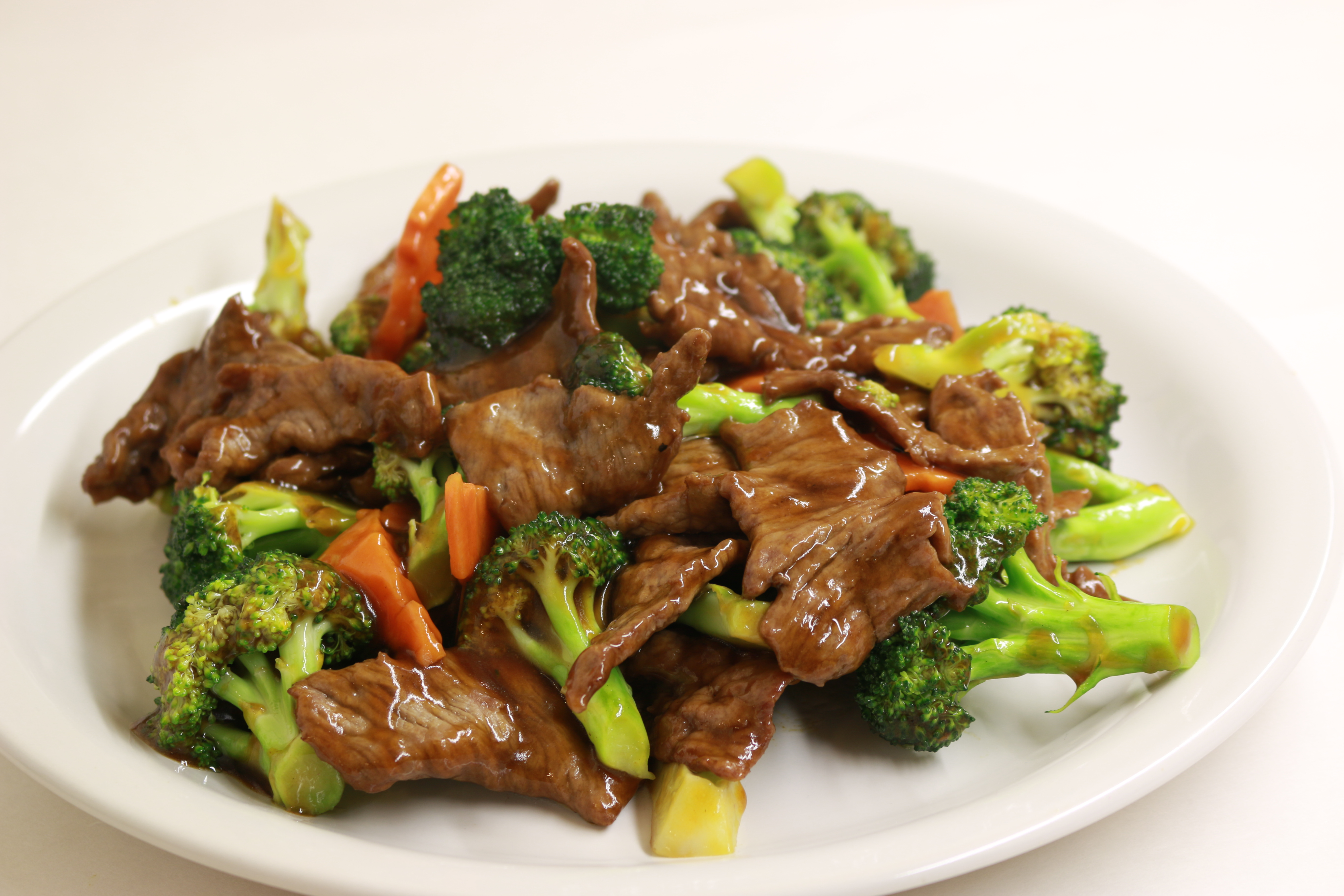 Order Large Beef with Broccoli food online from Lucky Wok Chinese Kitchen store, Garden City on bringmethat.com
