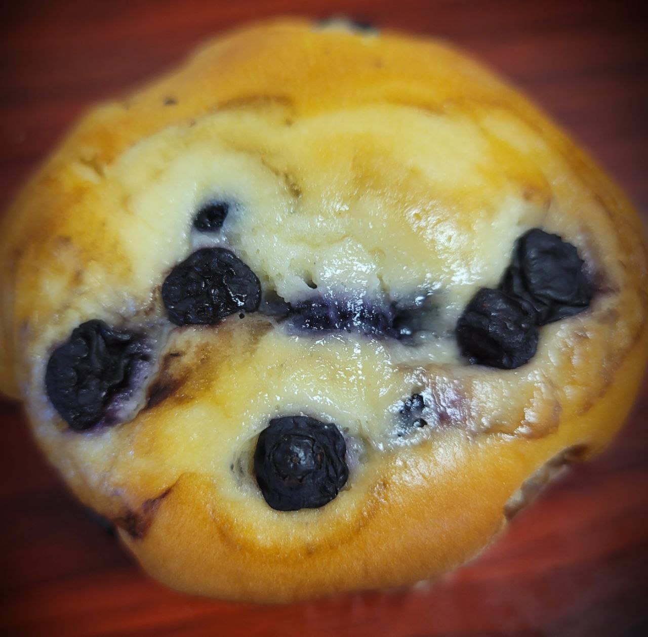 Order Blueberry muffin food online from BAGELS N CREAM store, Robbinsville Township on bringmethat.com