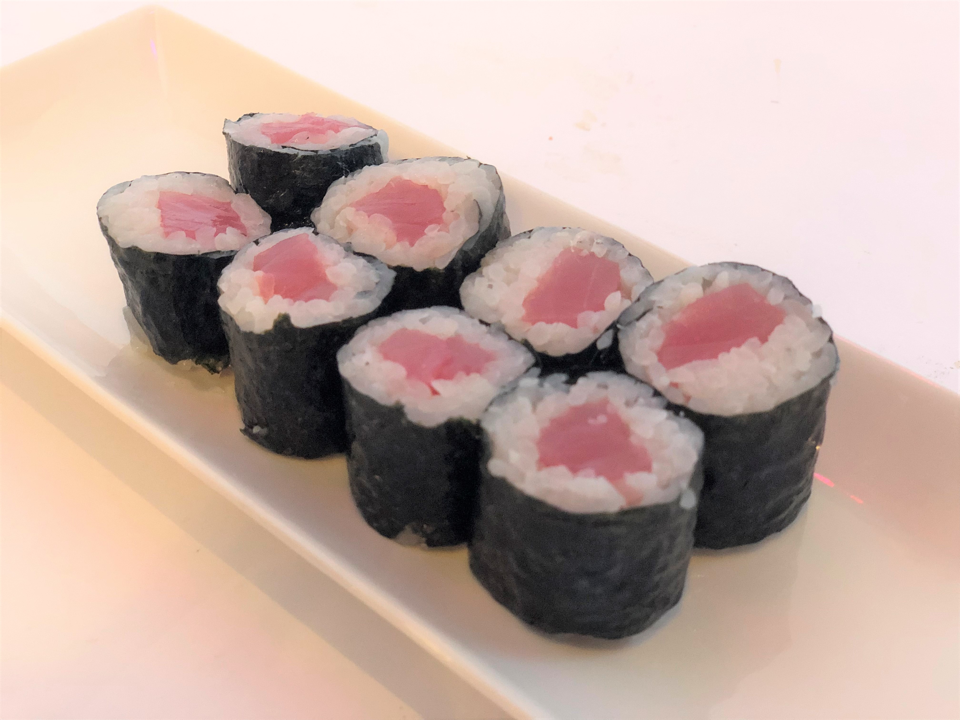 Order Tuna Roll food online from Sushi Spott store, Mill Creek on bringmethat.com