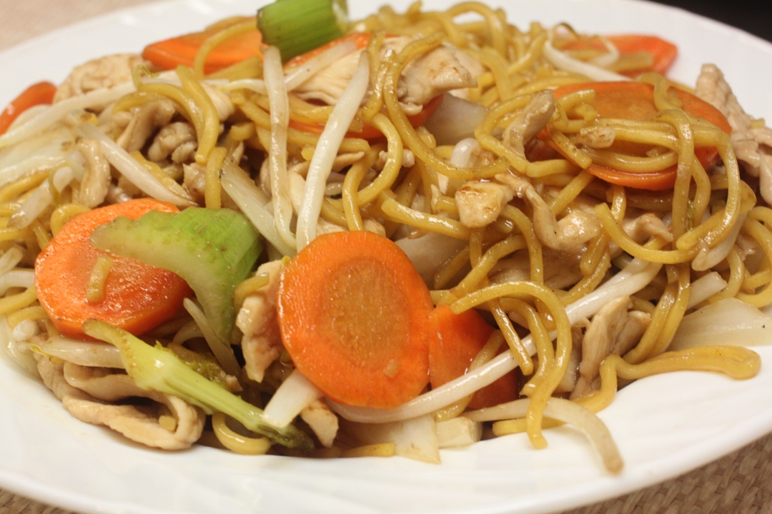 Order Lomein Noodle food online from Giggling rice thai togo store, Brookline on bringmethat.com