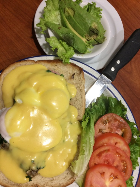 Order Eggs Benedict food online from Dinahs Family Restaurant store, Los Angeles on bringmethat.com