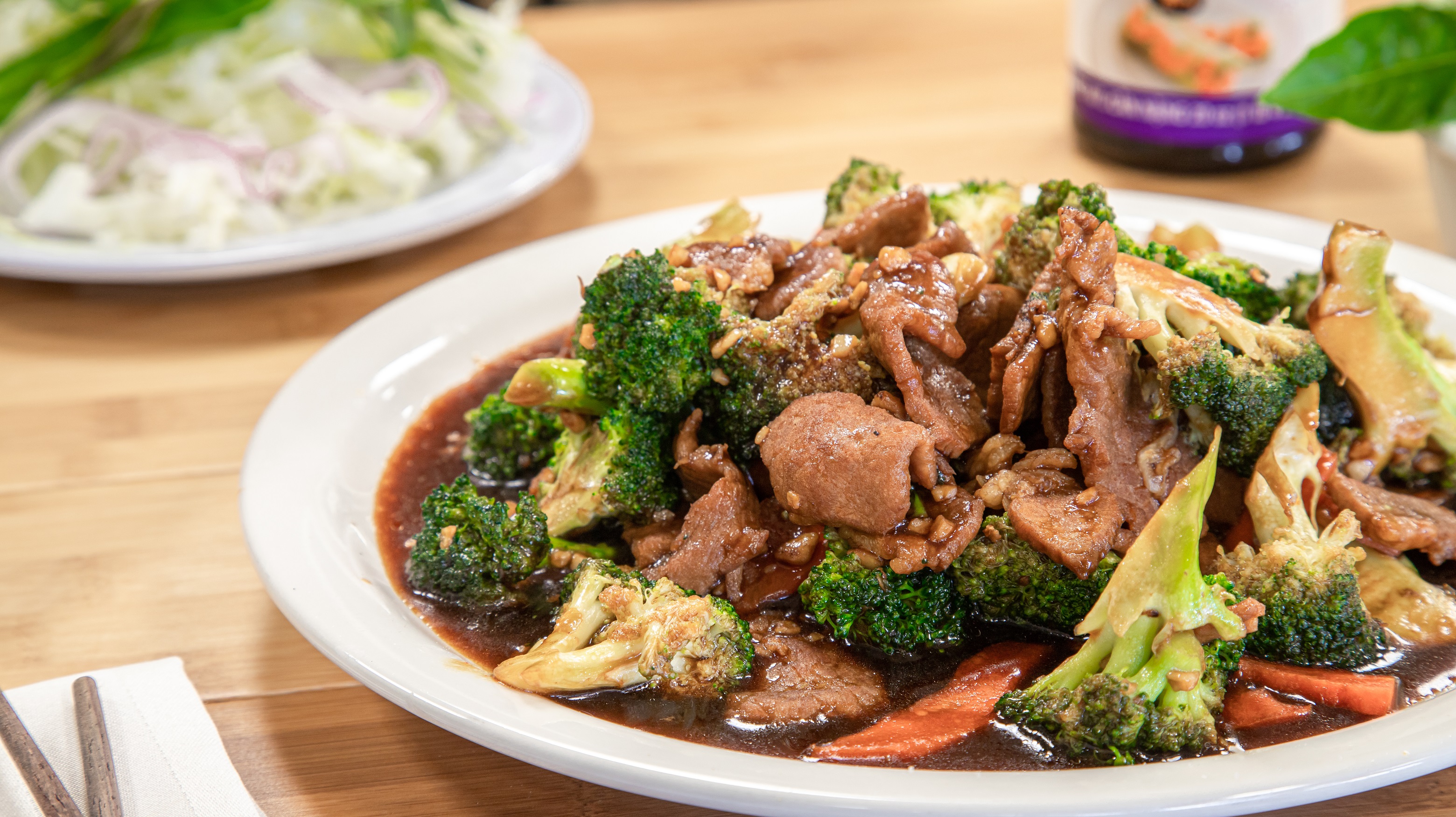 Order 19. Beef Broccoli Plate food online from Pho Cafe Hong Kong Diner store, Reno on bringmethat.com