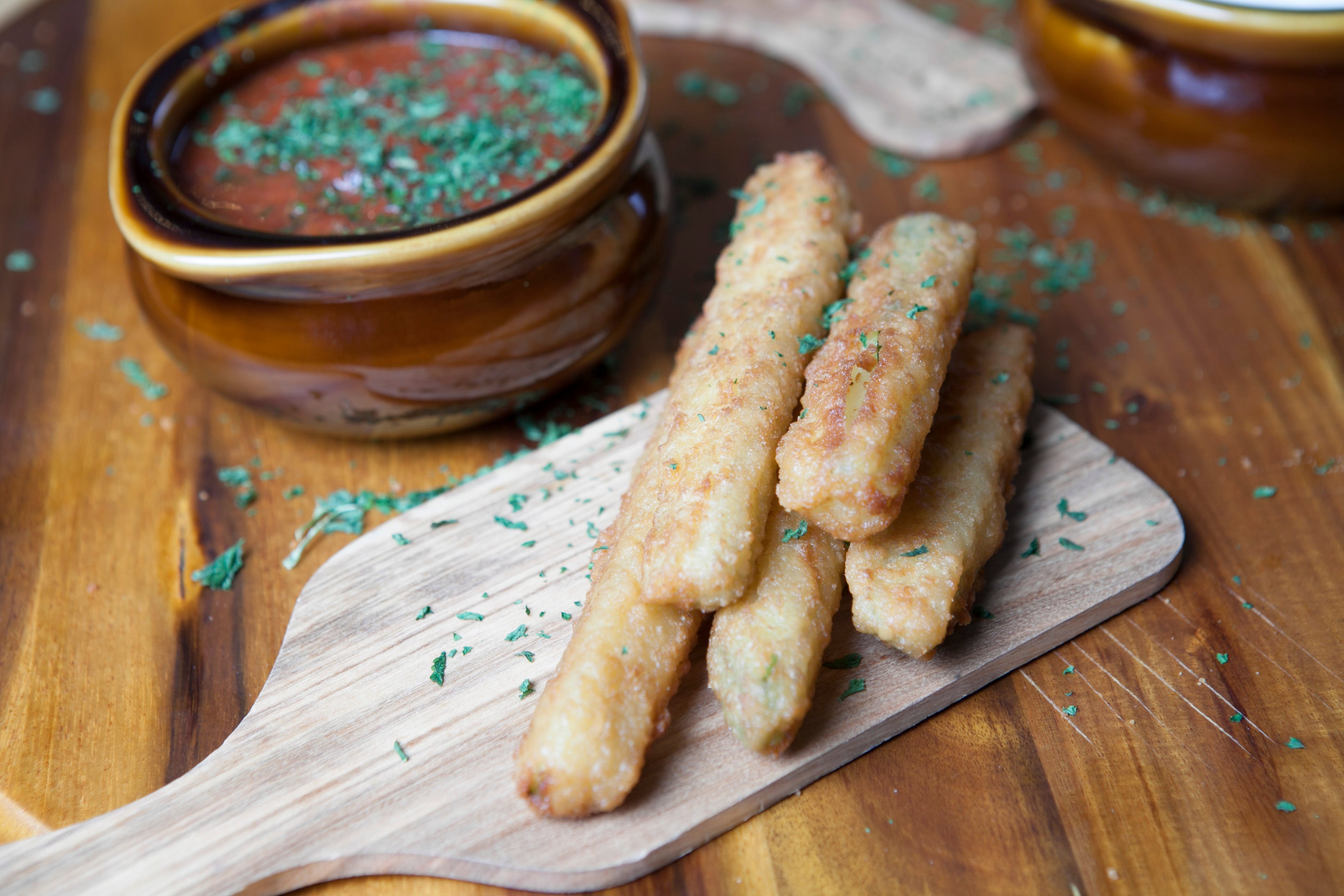 Order Fried Zucchini - Appetizer food online from Lino's Pizzeria and Italian store, North Las Vegas on bringmethat.com