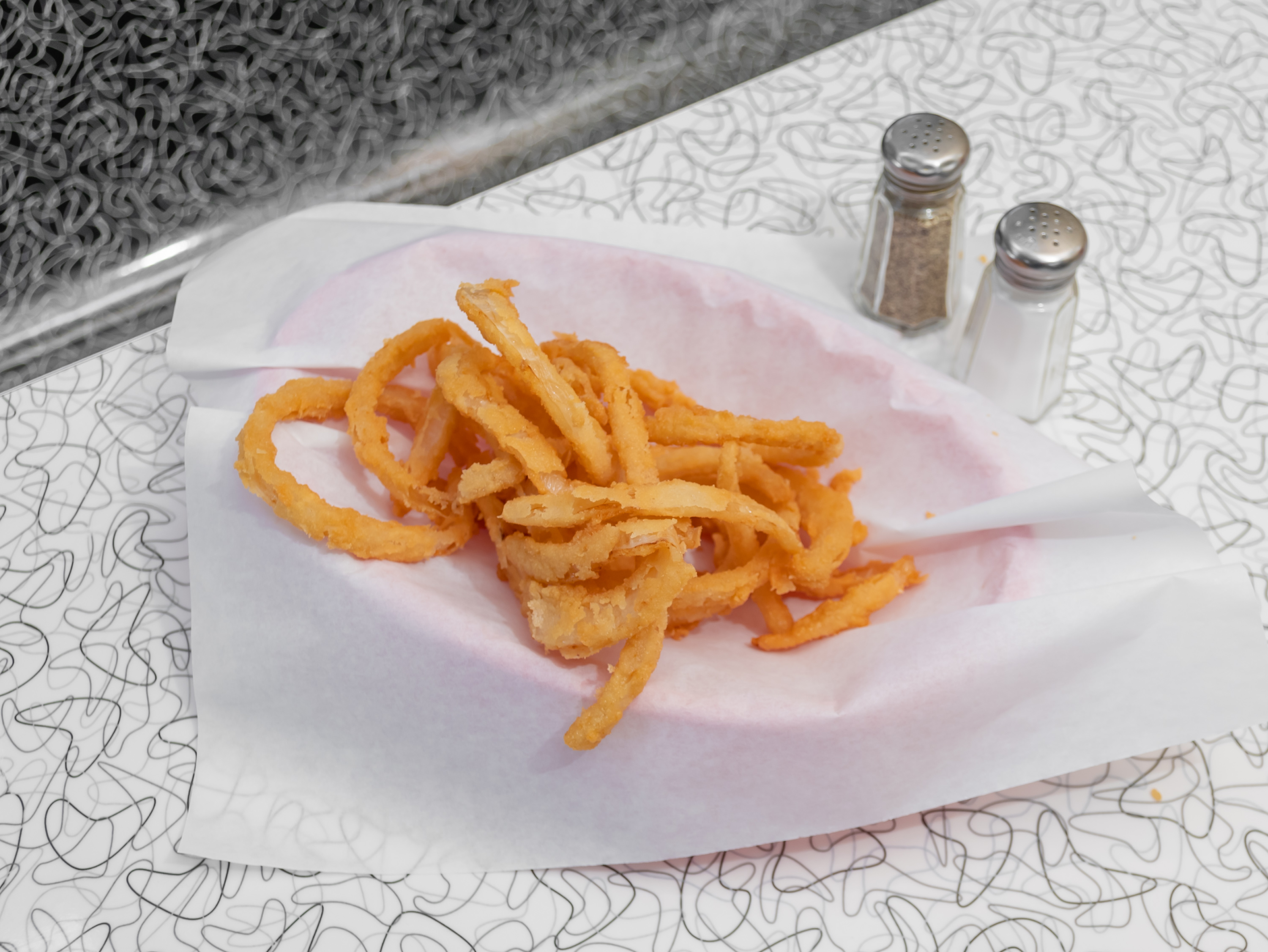 Order Onion Rings food online from Smittys Tenderloins store, Des Moines on bringmethat.com
