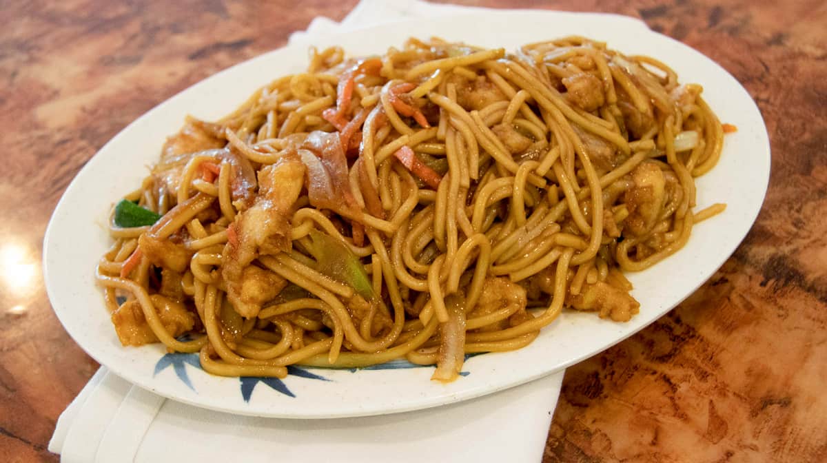 Order 37. Chicken Lo Mein food online from China King store, Narberth on bringmethat.com