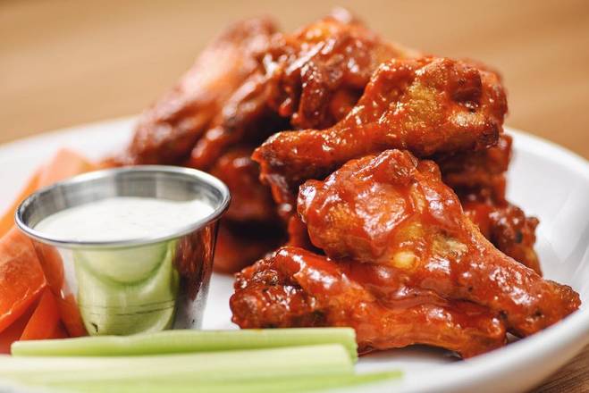 Order Smoke House Wings food online from Hopsmith Tavern store, Chicago on bringmethat.com