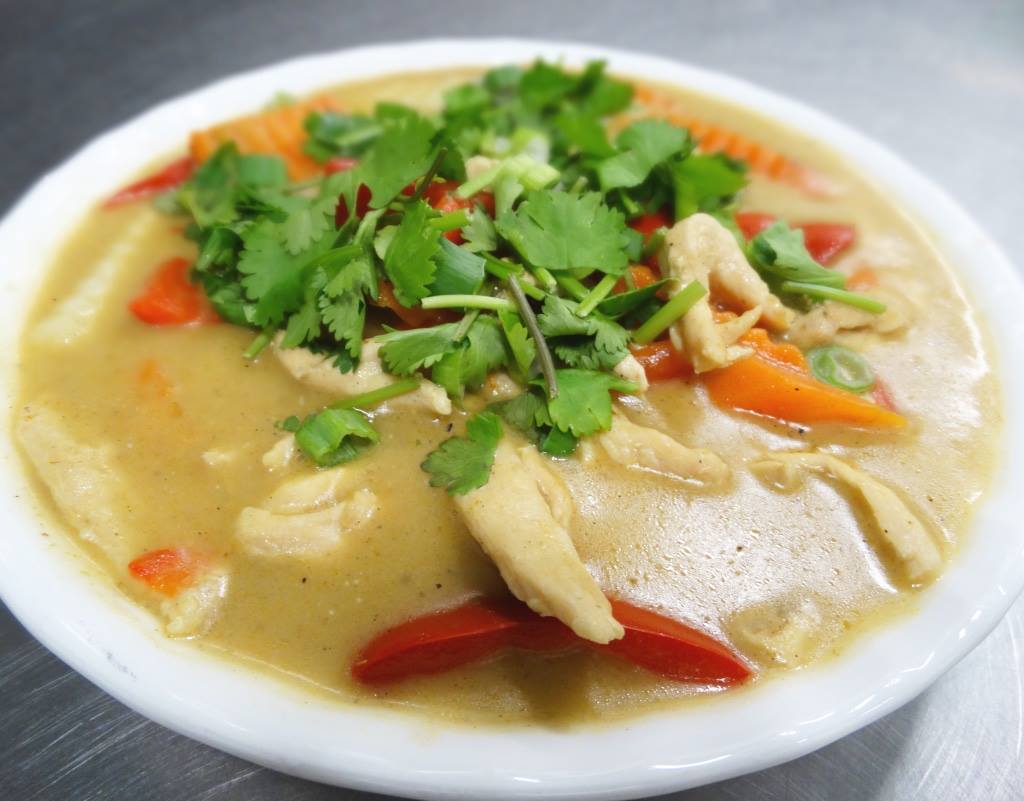 Order #44 Yellow Curry food online from Rice Palace store, Eau Claire on bringmethat.com