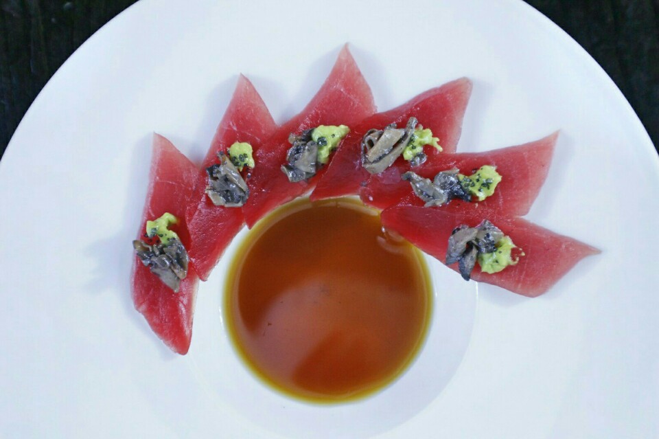 Order Ahi Tuna Tataki food online from Agami Contemporary Sushi store, Chicago on bringmethat.com