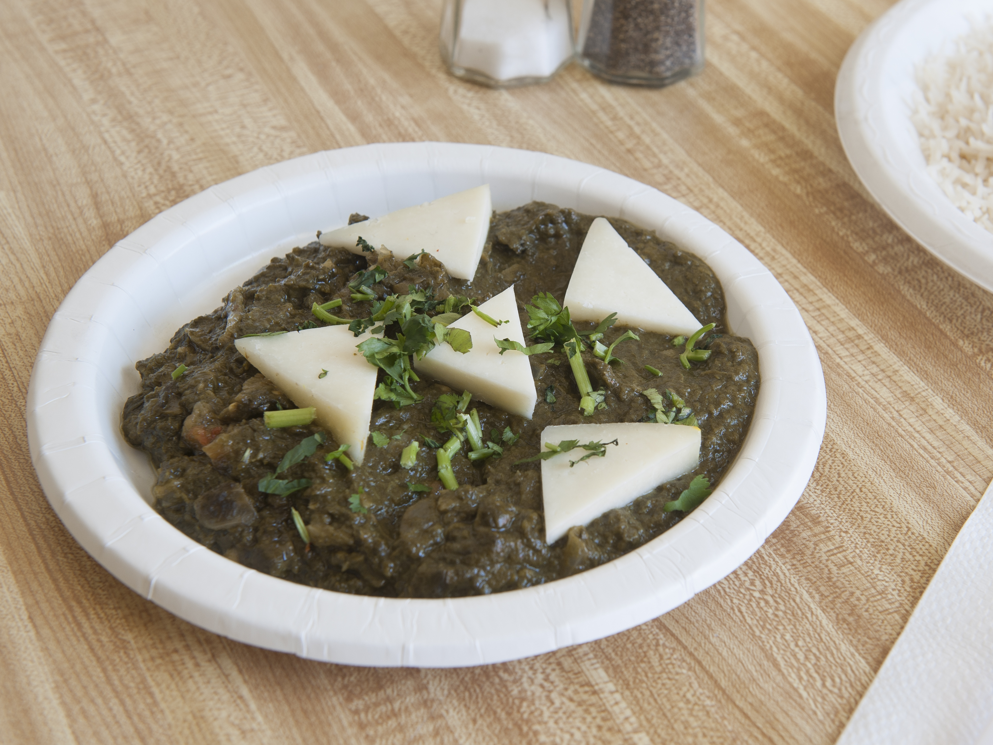 Order Saag Paneer food online from New India Sweets & Spices store, Los Angeles on bringmethat.com