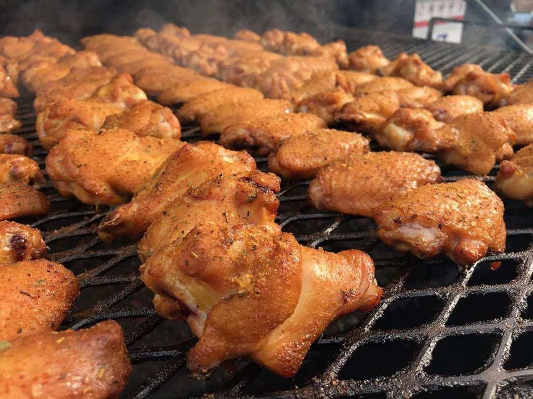 Order 8 Wings food online from Blue Ridge Bbq & Catering store, Lynchburg on bringmethat.com