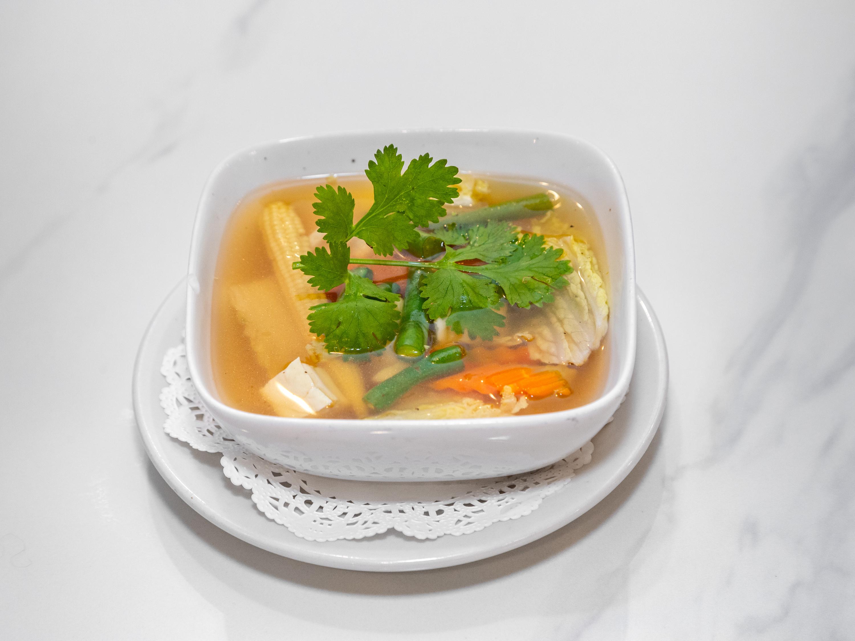 Order Tofu Soup food online from Siwa Thai Restaurant store, Woodbridge on bringmethat.com