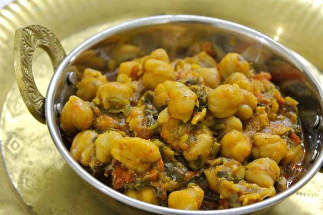 Order Channa Palak food online from Tower Indian Restaurant store, Morrisville on bringmethat.com
