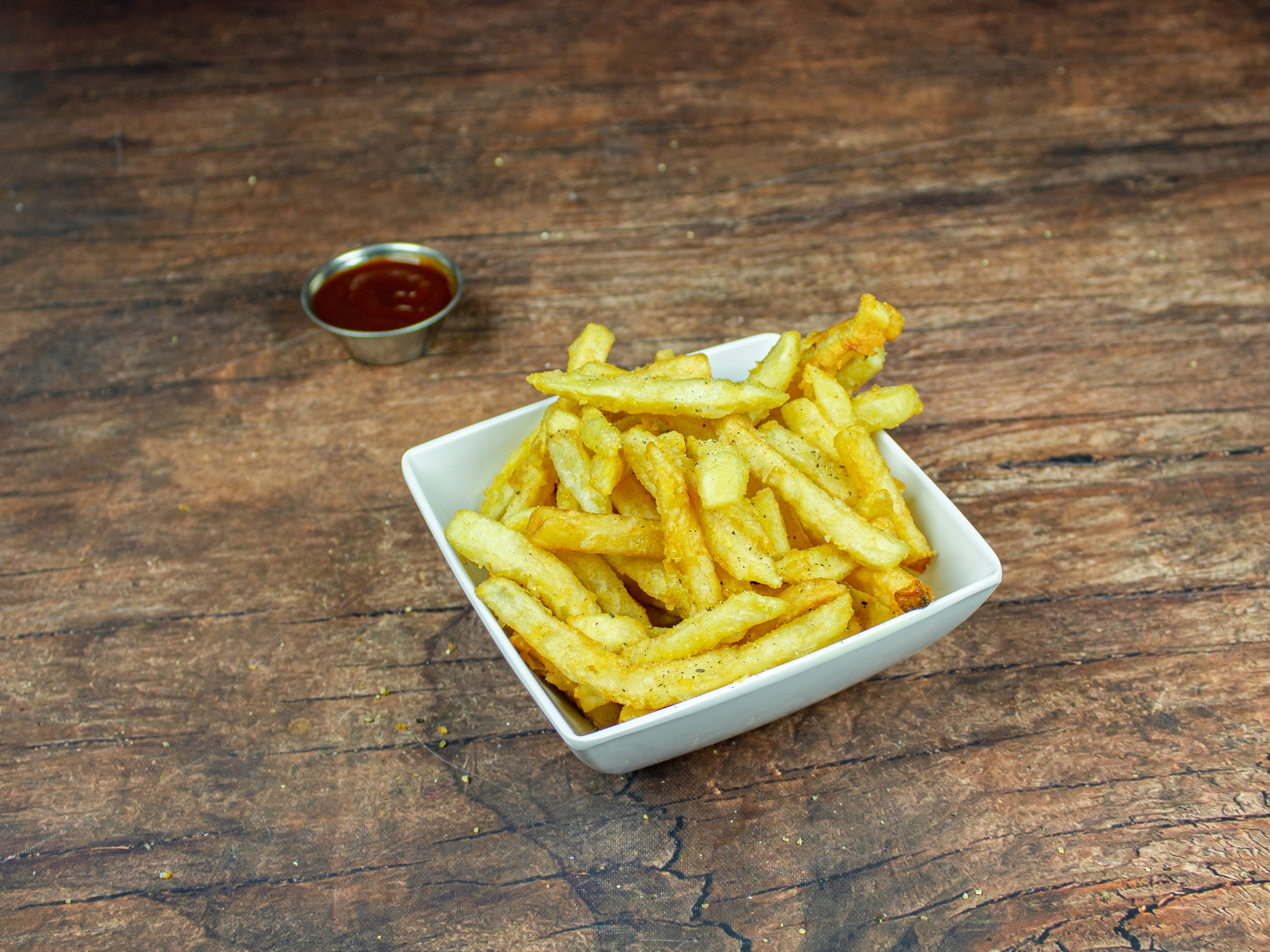 Order French Fries food online from Mona Lisa Pizza & Grill store, Cambridge on bringmethat.com