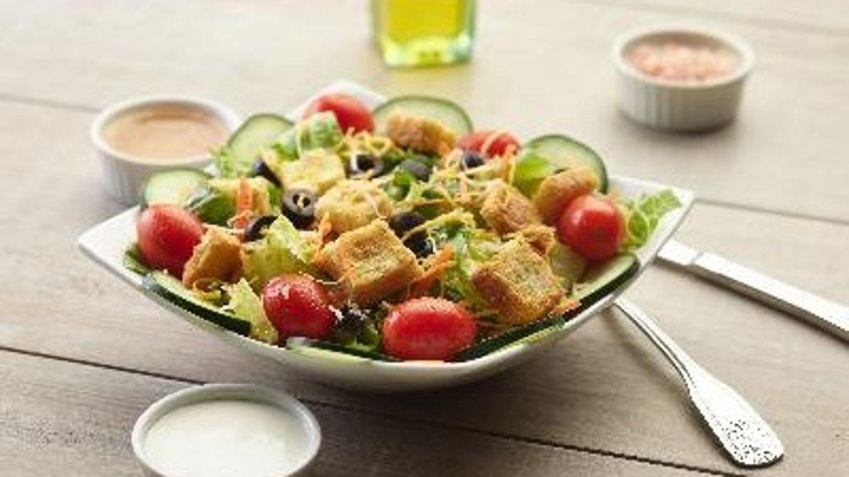 Order Garden Salad food online from Chicago's Pizza With A Twist store, Arlington on bringmethat.com
