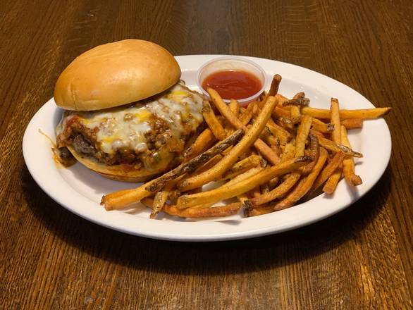 Order Chili Cheese Burger food online from Smoking Pig Bbq Company store, San Jose on bringmethat.com