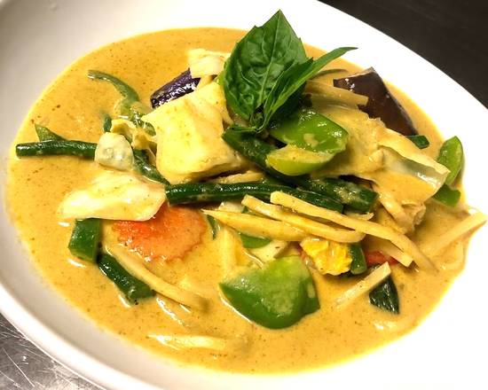 Order Green Curry food online from At Thai Restaurant store, Harrisonburg on bringmethat.com