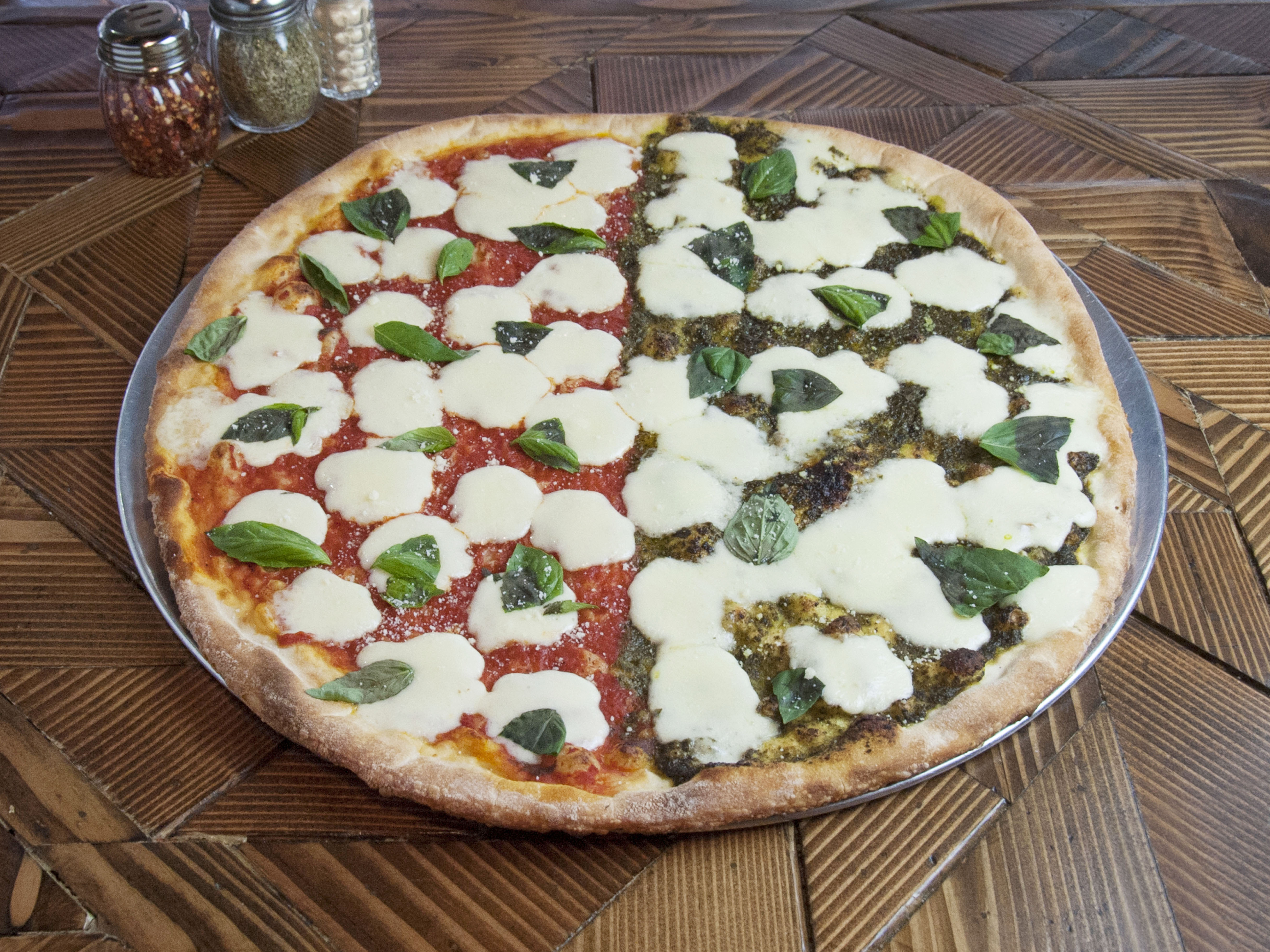 Order Margherita Pie food online from Il Mattone store, New York on bringmethat.com
