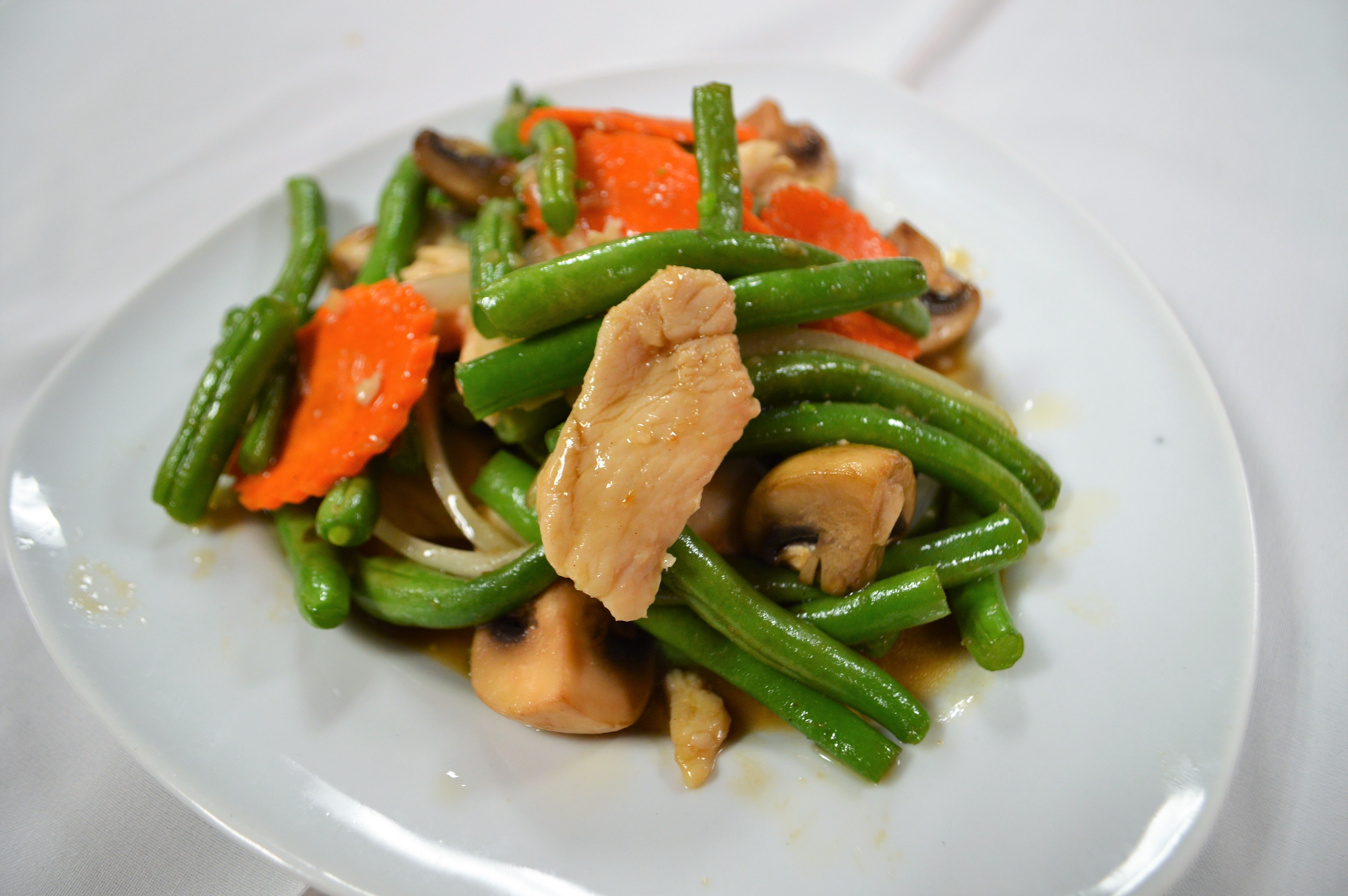 Order 84. Sauteed Green Bean a la Carte food online from Rialto Thai Kitchen store, Rialto on bringmethat.com