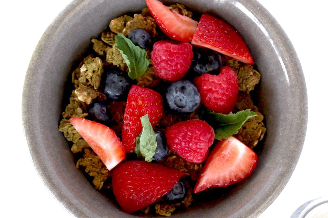 Order Matcha Granola Bowl food online from Amelia Bakery & Cafe store, Los Angeles on bringmethat.com