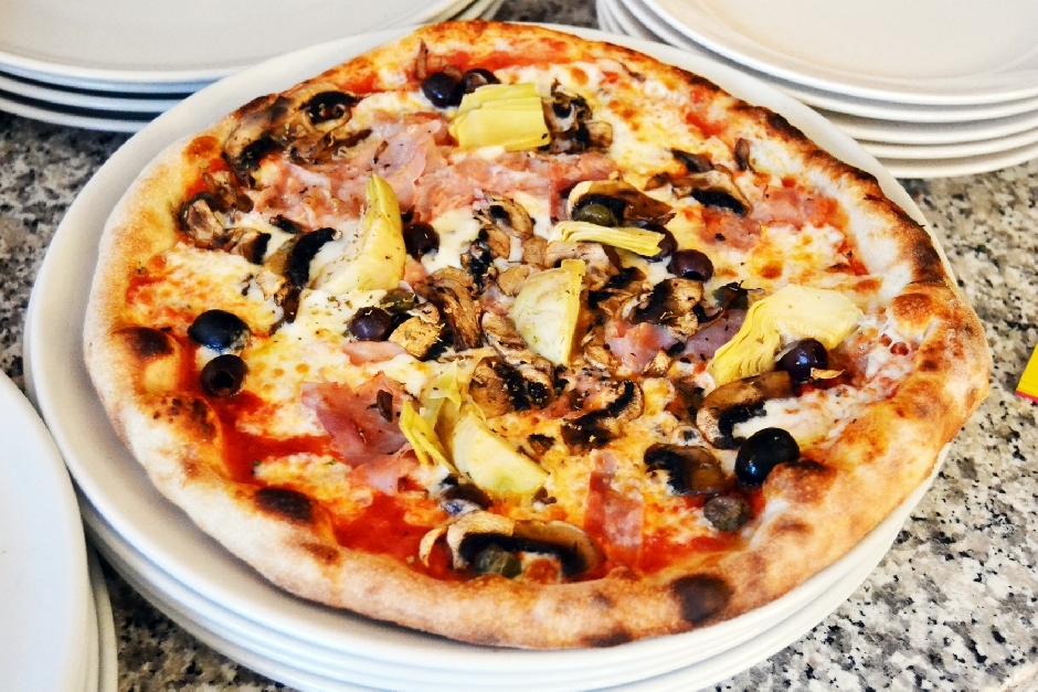 Order Capricciosa Pizza food online from Alessandro's Place store, Los Angeles on bringmethat.com