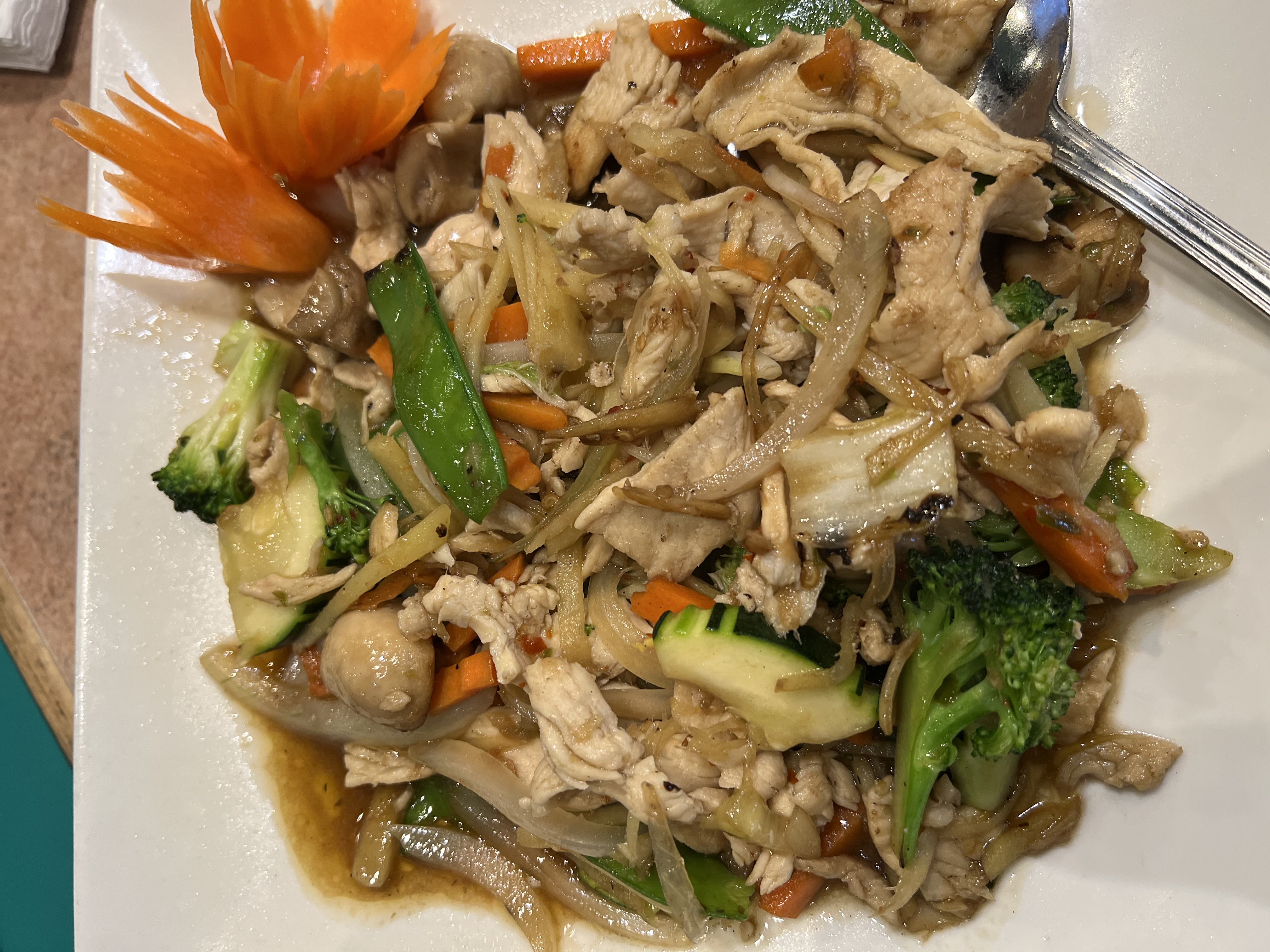 Order Love of Ginger Entree food online from Ploy Thai Cuisine store, The Woodlands on bringmethat.com