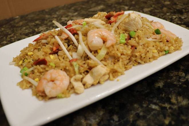 Order Fried Rice food online from Golden Crown Chinese Restaurant store, Amherst on bringmethat.com