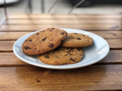 Order Chocolate Chip Cookie food online from Dagwoods store, Santa Monica on bringmethat.com