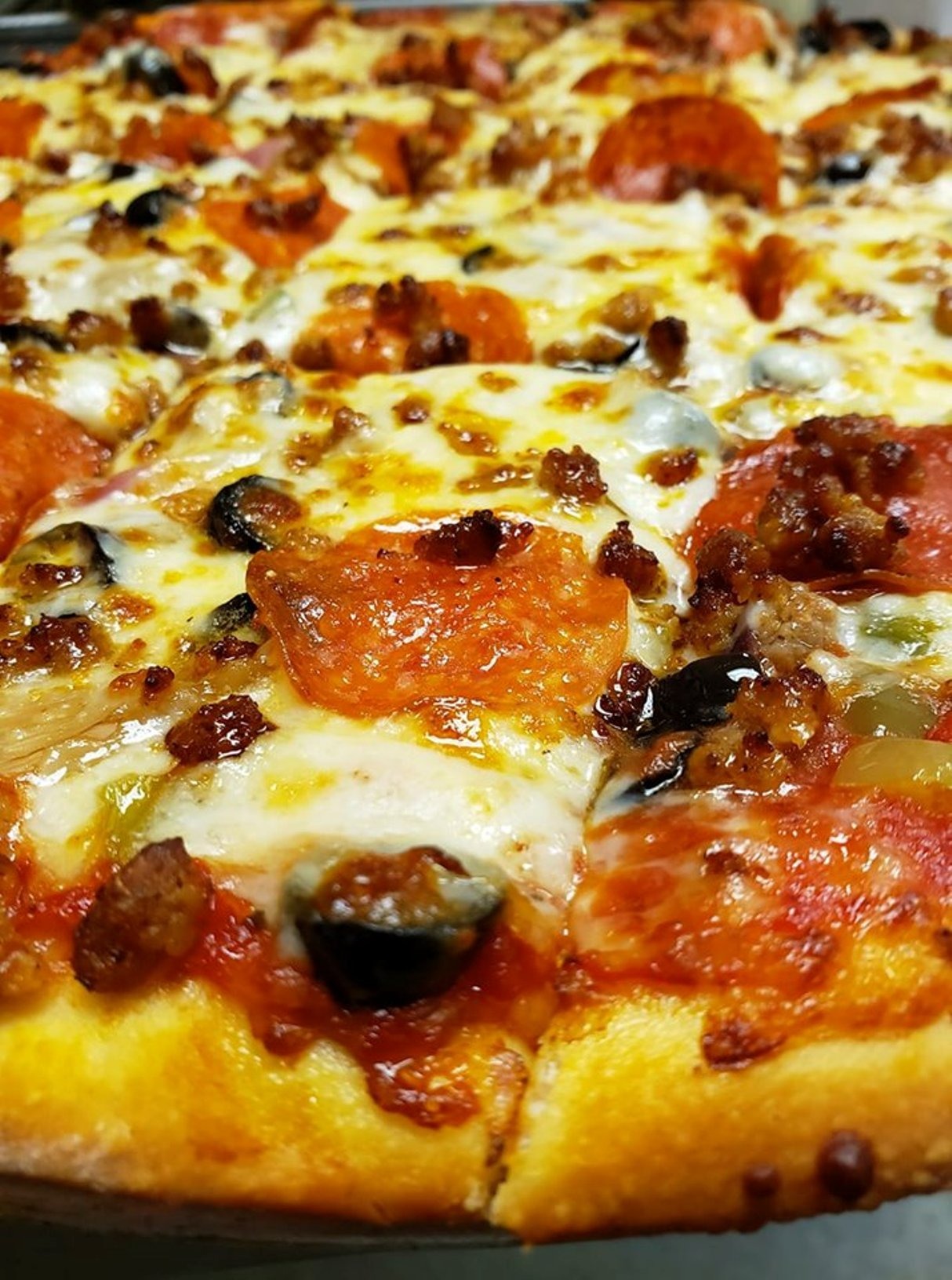 Order 14" RonDavoo Special Pizza food online from Rondavoo store, Burlington on bringmethat.com