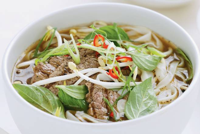 Order Beef Noodles (PHO Style) food online from Siri Thai Cuisine store, Athens on bringmethat.com