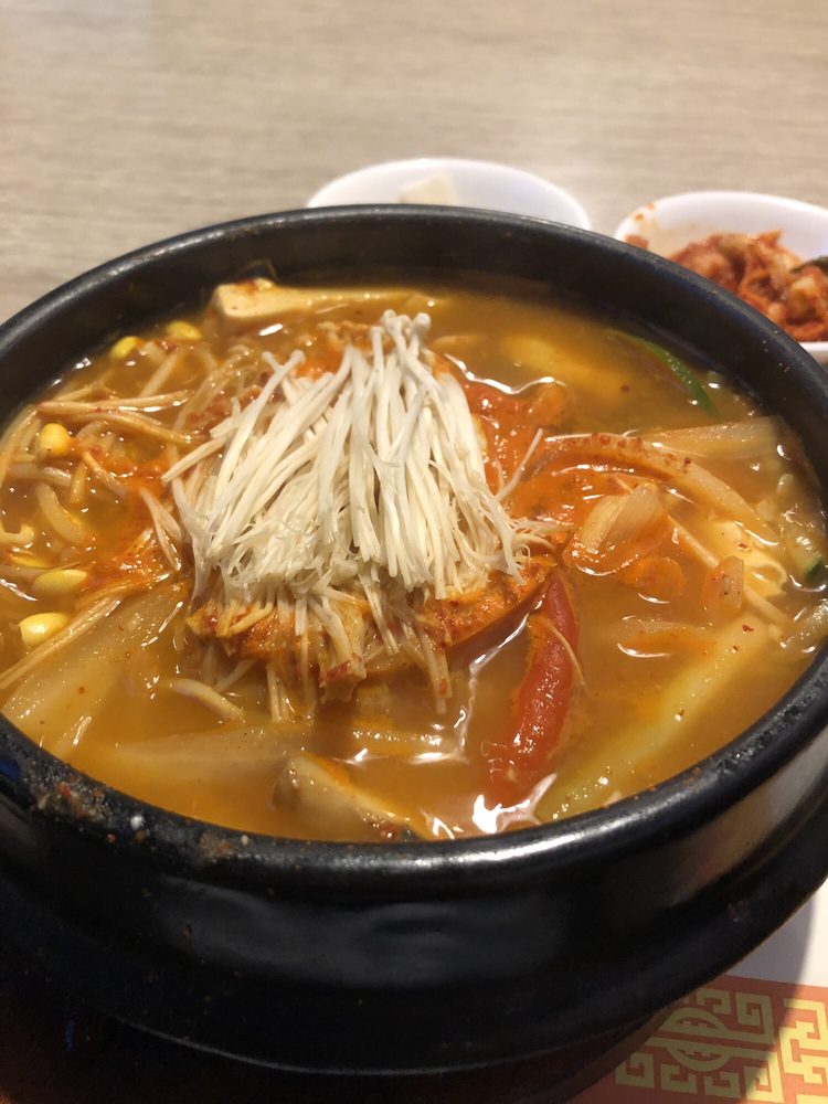 Order Haemul-Tang food online from Charlie Kangs Chinese & Korean Cuisine  store, East Lansing on bringmethat.com