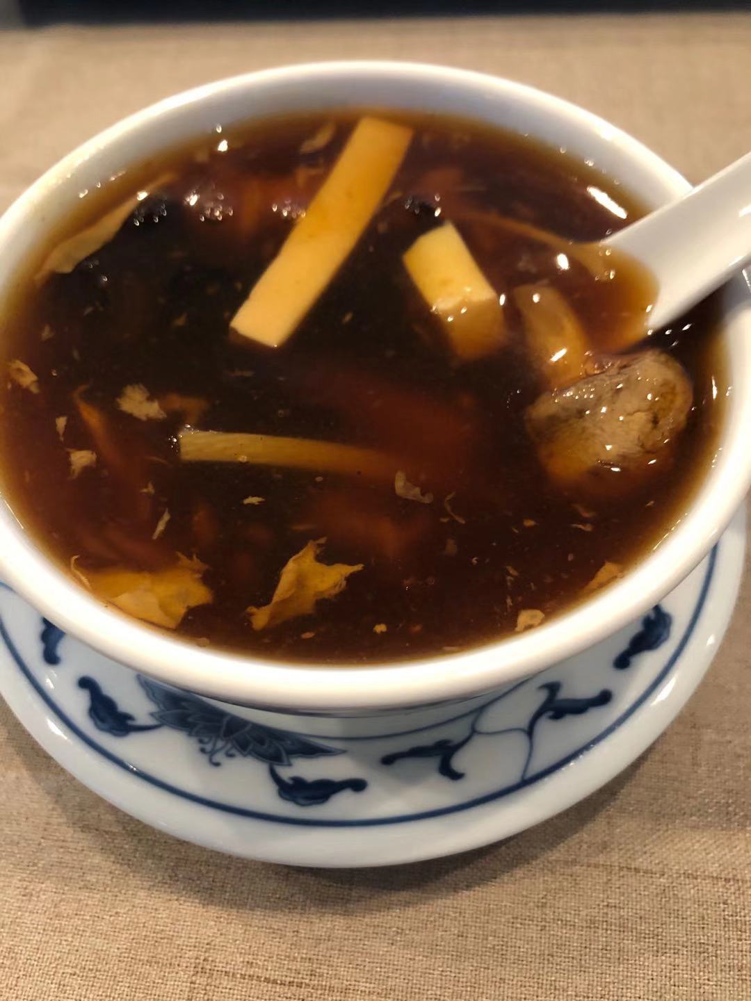 Order N7. Hot and Sour Soup food online from House of Sun Chinese Restaurant store, Cincinnati on bringmethat.com