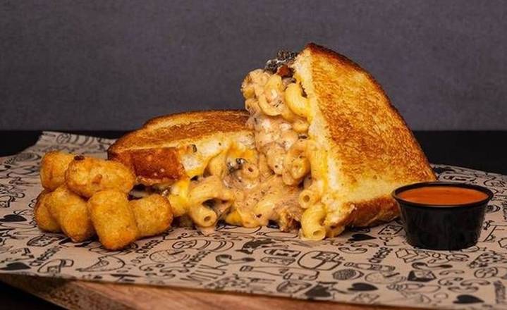 Order Best Of Both Worlds Grilled Cheese - Uber food online from I Heart Mac and Cheese store, Highland Village on bringmethat.com
