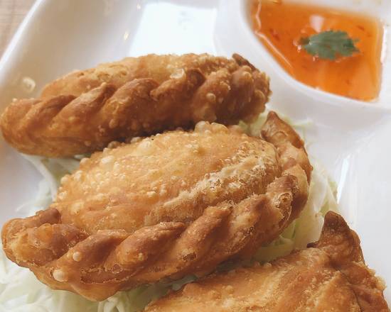 Order Vegetarian Curry Puff food online from The Thonglor store, San Francisco on bringmethat.com