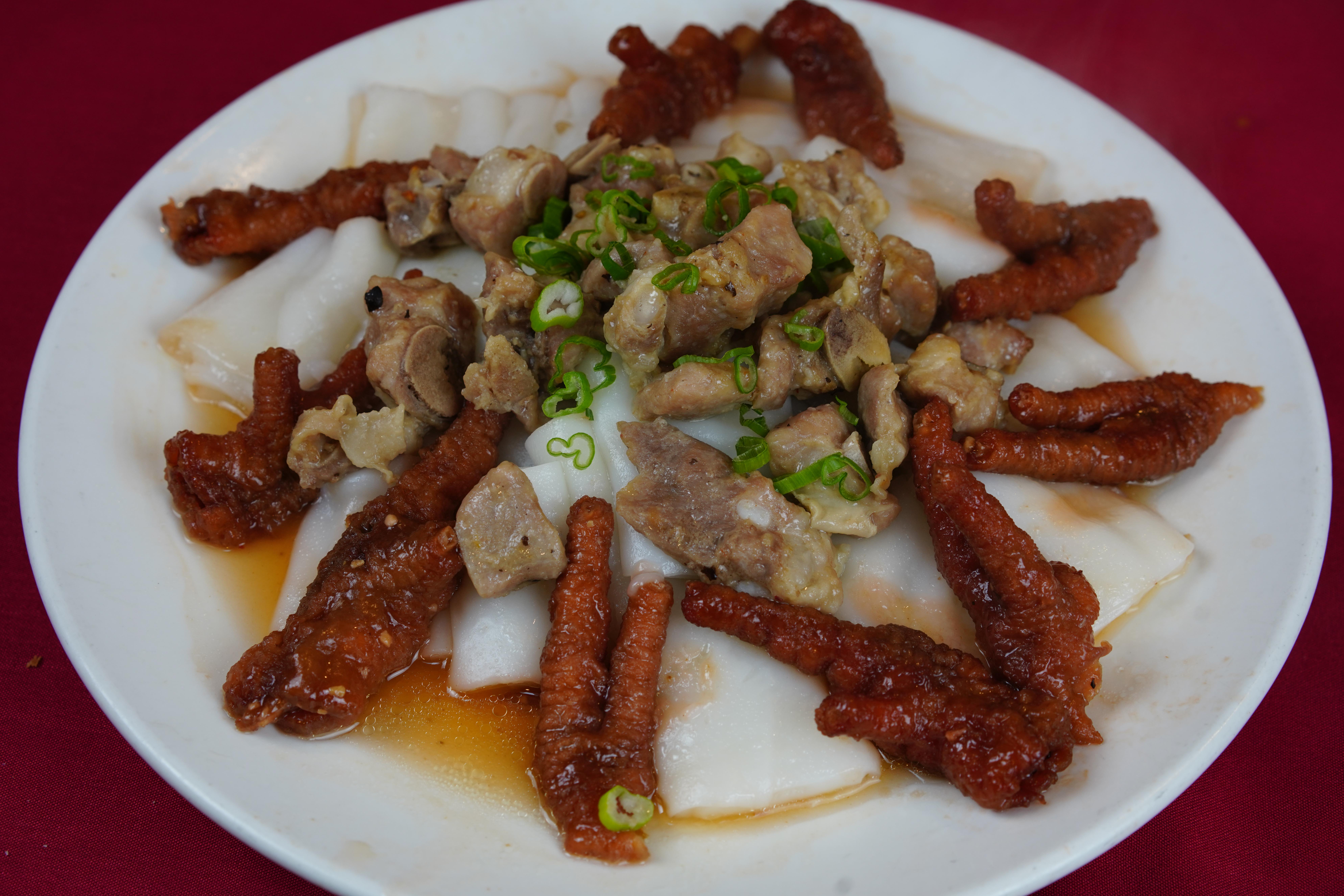 Order Steamed Spare Ribs & Chicken Feet Rice Noodle Roll 排骨凤爪蒸肠粉 food online from Golden Coast store, San Francisco on bringmethat.com