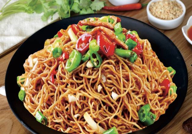 Order Noodles with Chicken Slices and Green Pepper 尖椒鸡丝焖面 food online from Noodleman store, Las Vegas on bringmethat.com
