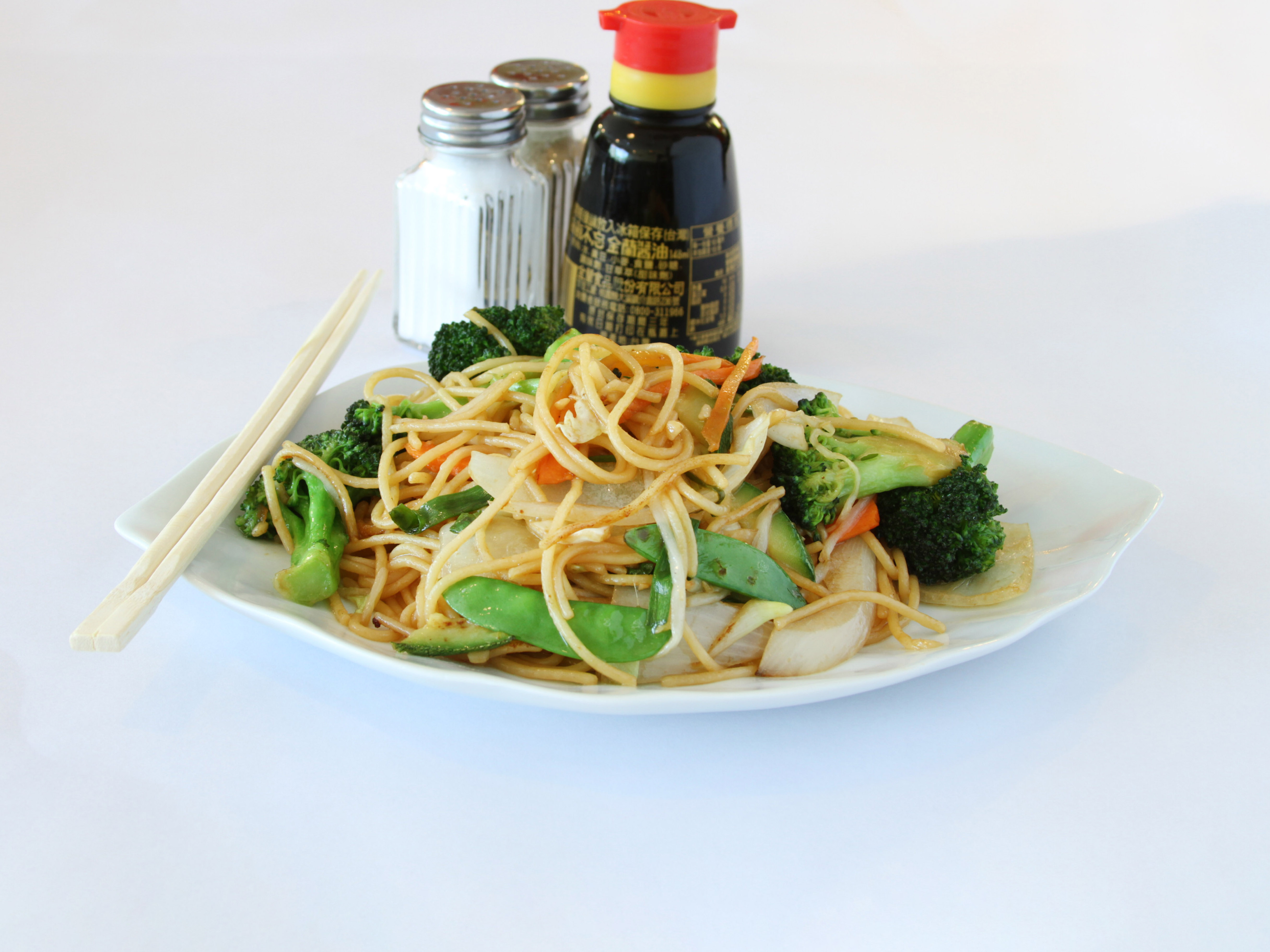 Order 83. Vegetable Lo Mein food online from Tsai's Chinese Bistro store, Albuquerque on bringmethat.com