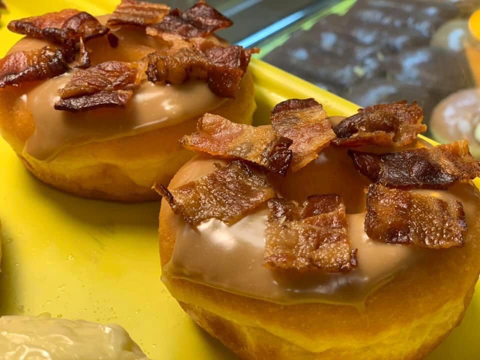 Order Maple Bacon Donut food online from Dillon Donuts store, Santa Fe on bringmethat.com