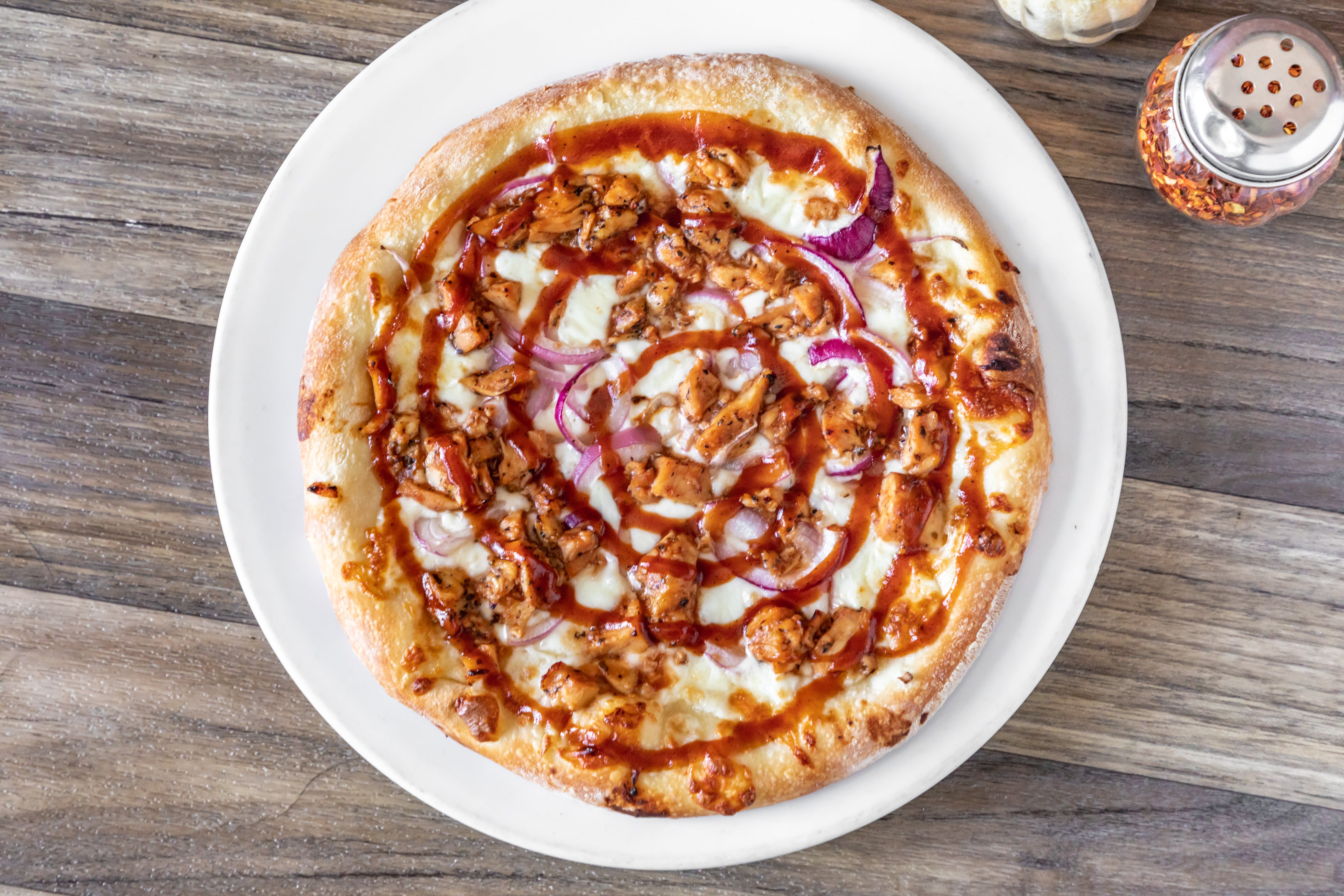 Order BBQ Chicken Pizza - Small 10'' (4 Slices) food online from Mama's Original Pizza & Pasta store, Los Angeles on bringmethat.com