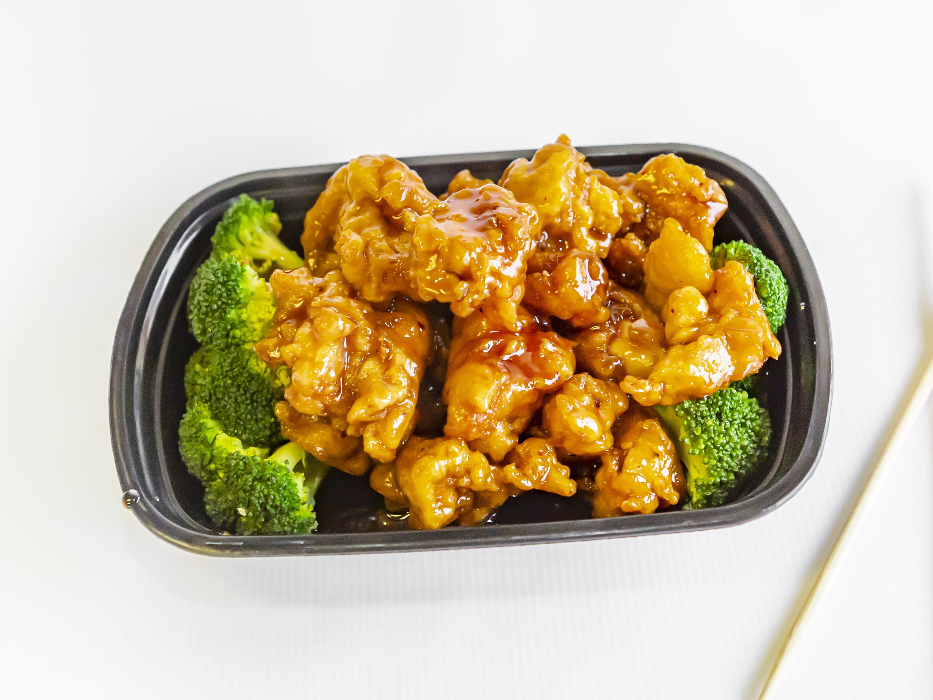 Order C16. General Tso's Chicken food online from Panda Chinese Restaurant store, Toledo on bringmethat.com