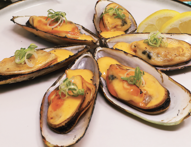 Order Baked Green Mussel food online from Crazy Rock'N Sushi store, La Puente on bringmethat.com