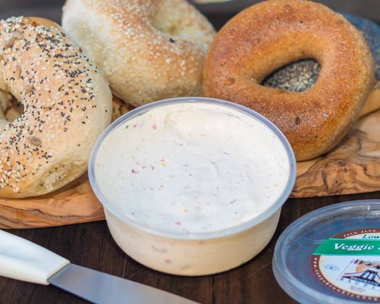 Order Veggie Low Fat Cream Cheese food online from Izzy's Brooklyn Bagels store, Palo Alto on bringmethat.com