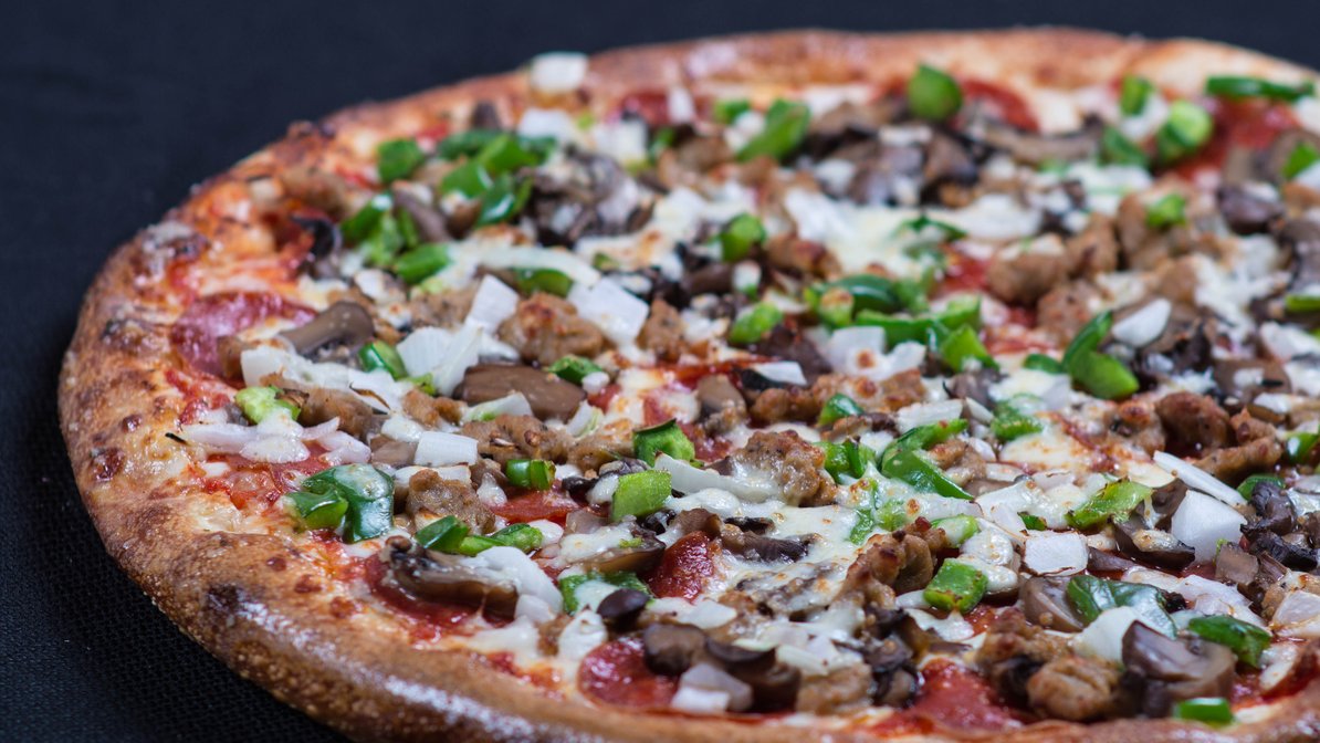 Order Deluxe Pizza food online from Euro Gyro store, Akron on bringmethat.com