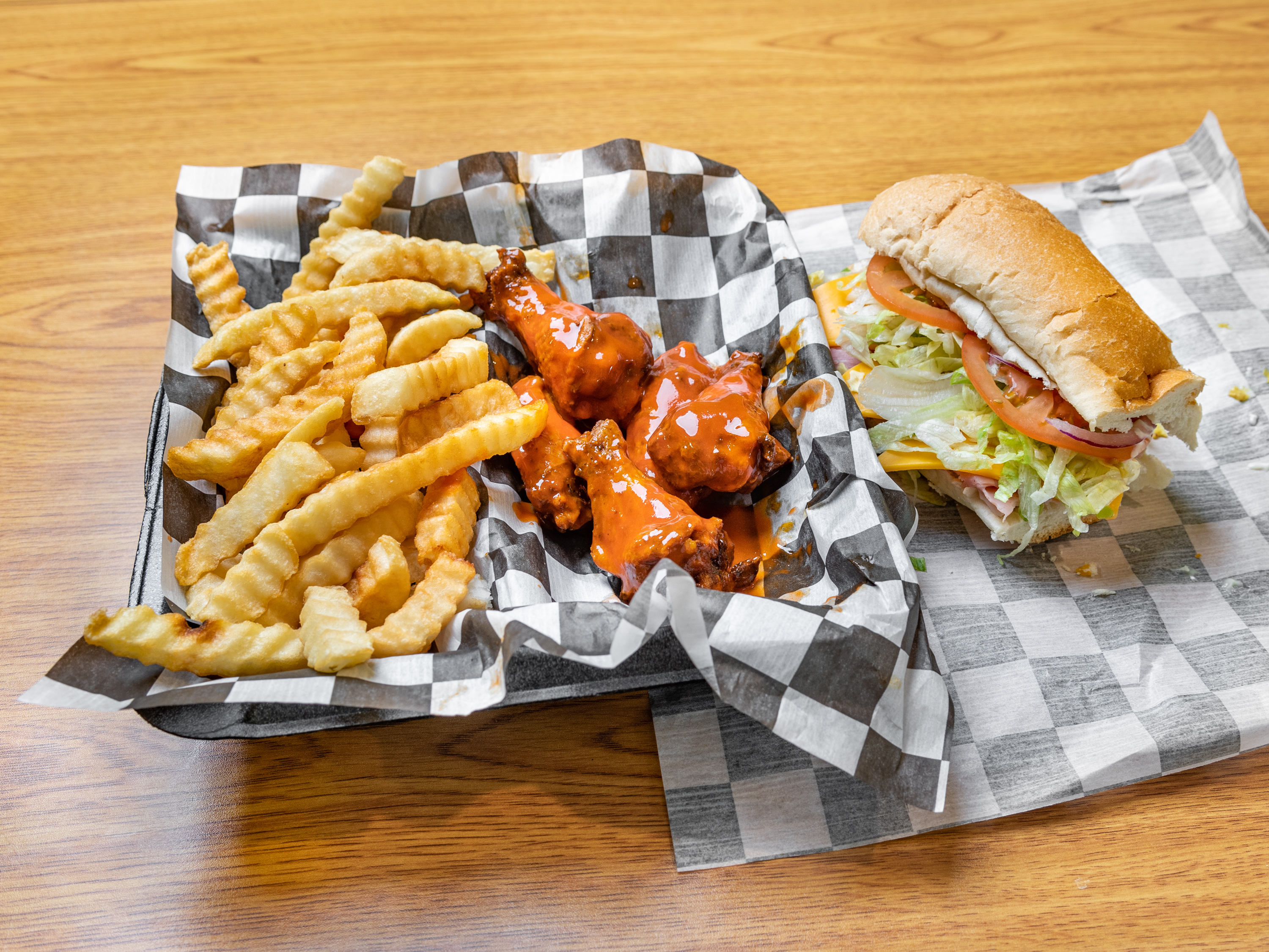 Order 1. Five Piece Wing Combo food online from WSS1 Wings, Subs & Salads store, Augusta on bringmethat.com