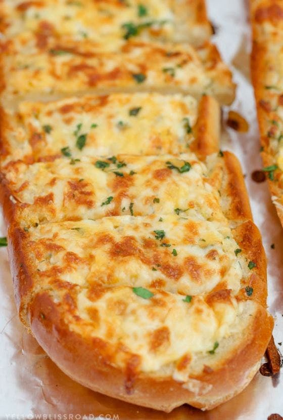 Order Garlic Bread with Cheese - Appetizer food online from Lunetta pizza store, New York on bringmethat.com