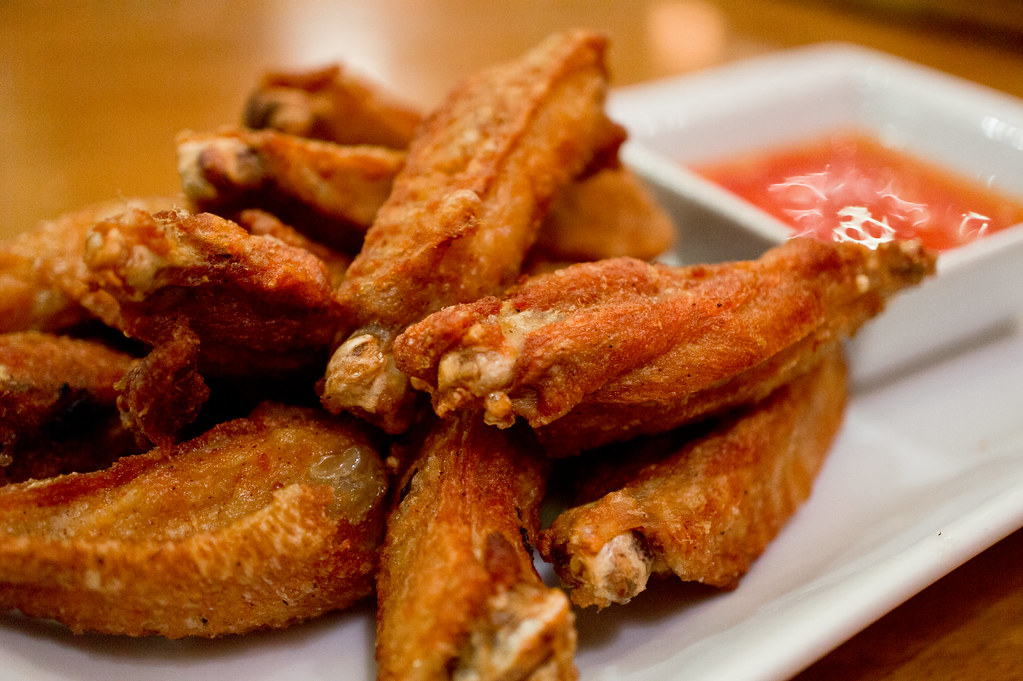 Order A03. Fried Chicken Wings (6pcs) food online from Pho Vieng store, Fort Worth on bringmethat.com