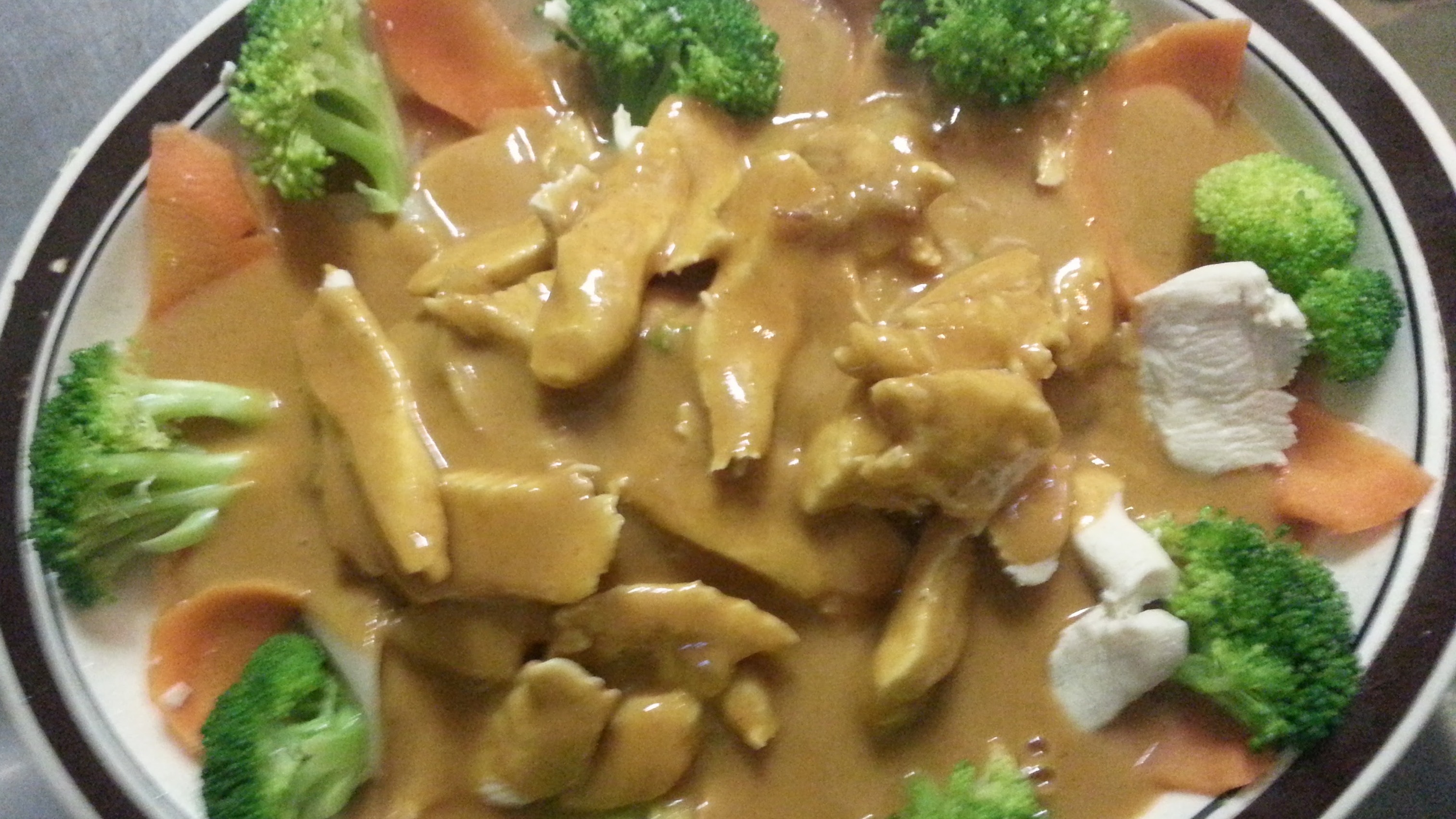 Order P30. Peanut Sauce Over Wide Noodles food online from Thai Noodles Cafe store, Libertyville on bringmethat.com
