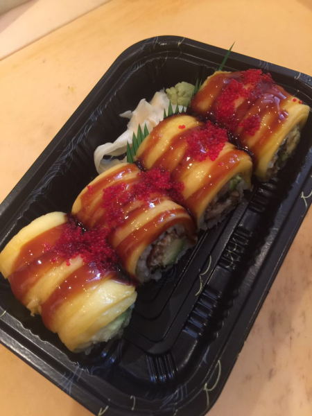 Order 119. Golden Dragon Roll food online from Yummy sushi store, New York on bringmethat.com