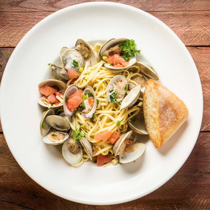 Order Linguini with Clam Sauce food online from Buckeye Tavern store, Macungie on bringmethat.com