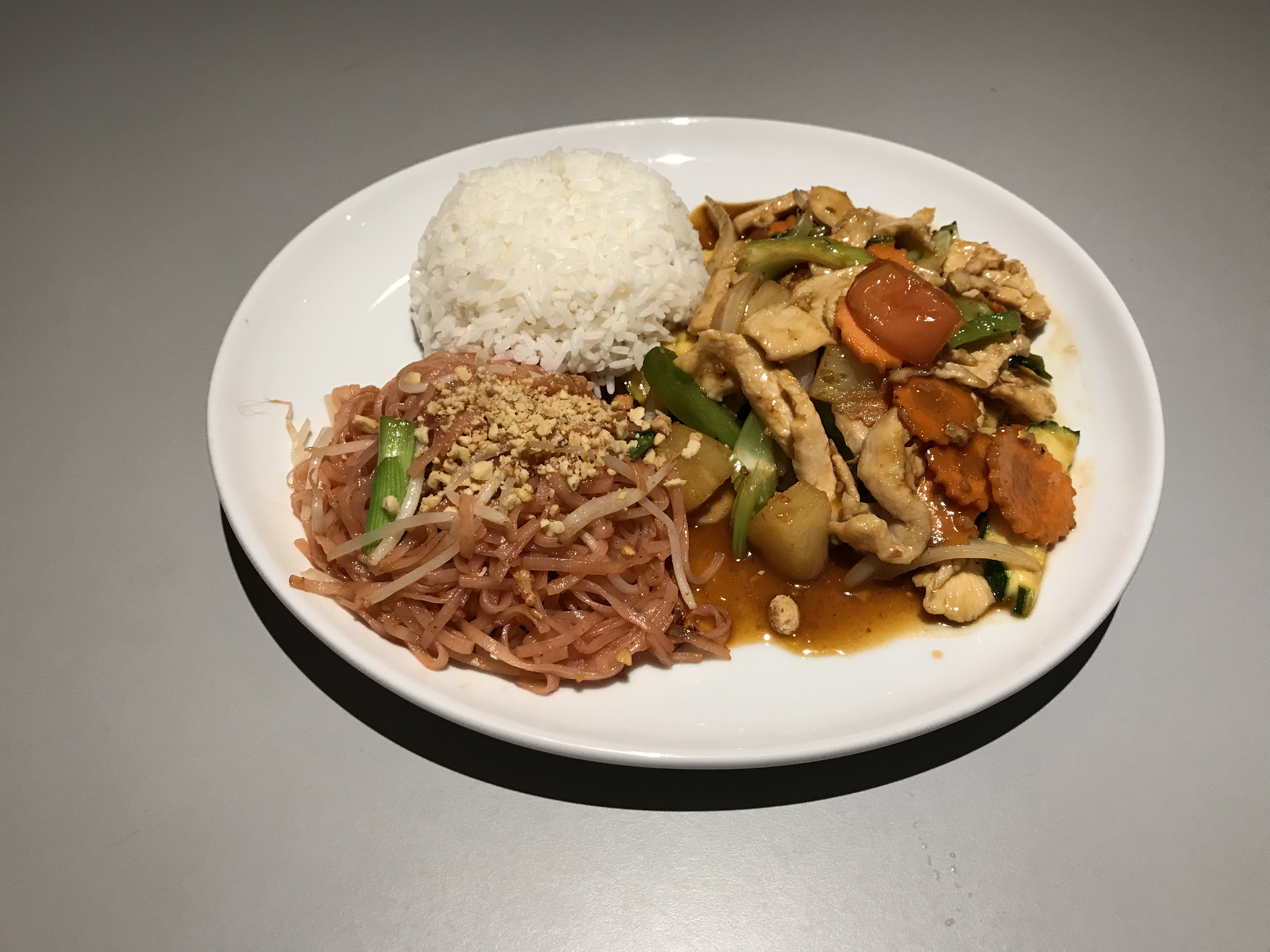 Order Combo Thai Sweet & Sour Lunch food online from Chiangmai Thai Restaurant store, Lynnwood on bringmethat.com